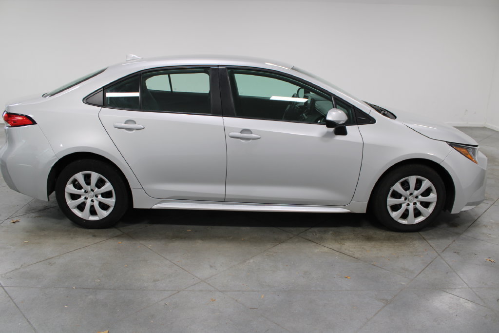 Used 2024 Toyota Corolla LE FWD image 11