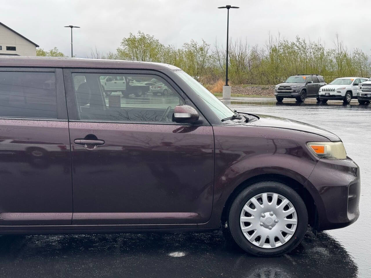 Used 2012 Scion xB FWD image 4