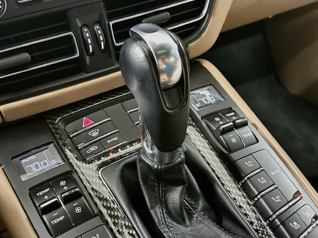 Certified 2019 Porsche Macan S AWD/4WD image 18