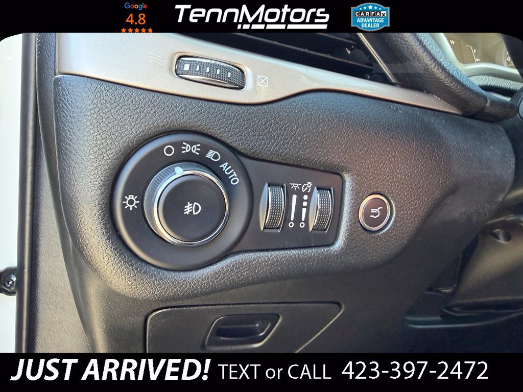 Used 2015 Jeep Cherokee Latitude w/ Comfort/Convenience Group FWD image 27