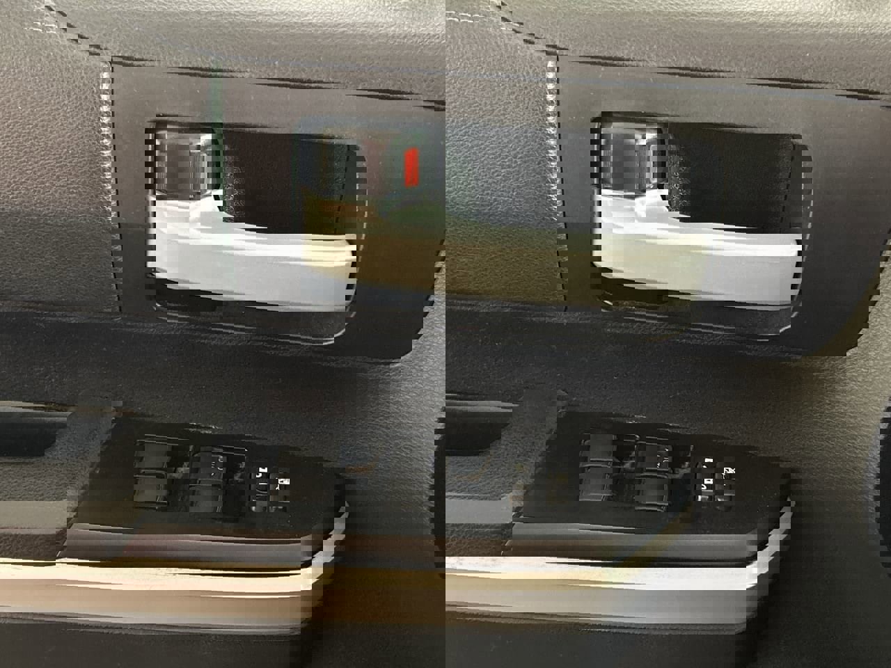 Used 2014 Toyota Tundra SR5 image 17