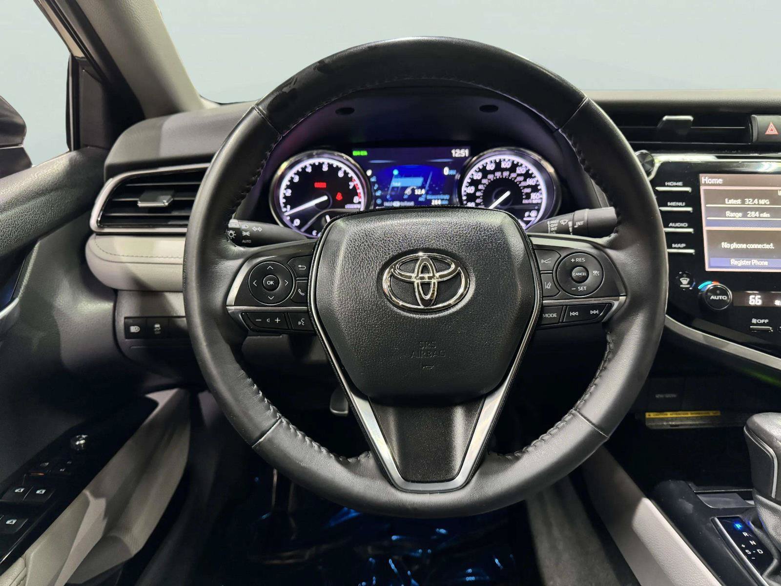 Used 2020 Toyota Camry XLE FWD image 35