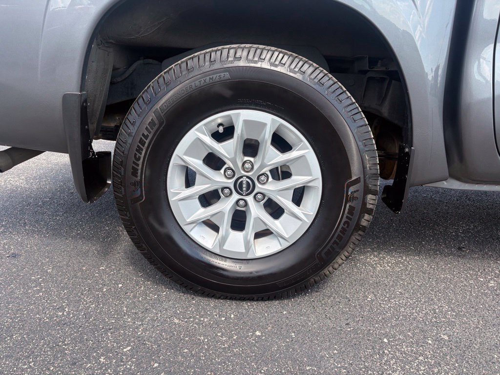Used 2024 Nissan Frontier SV w/ Technology Package RWD image 12