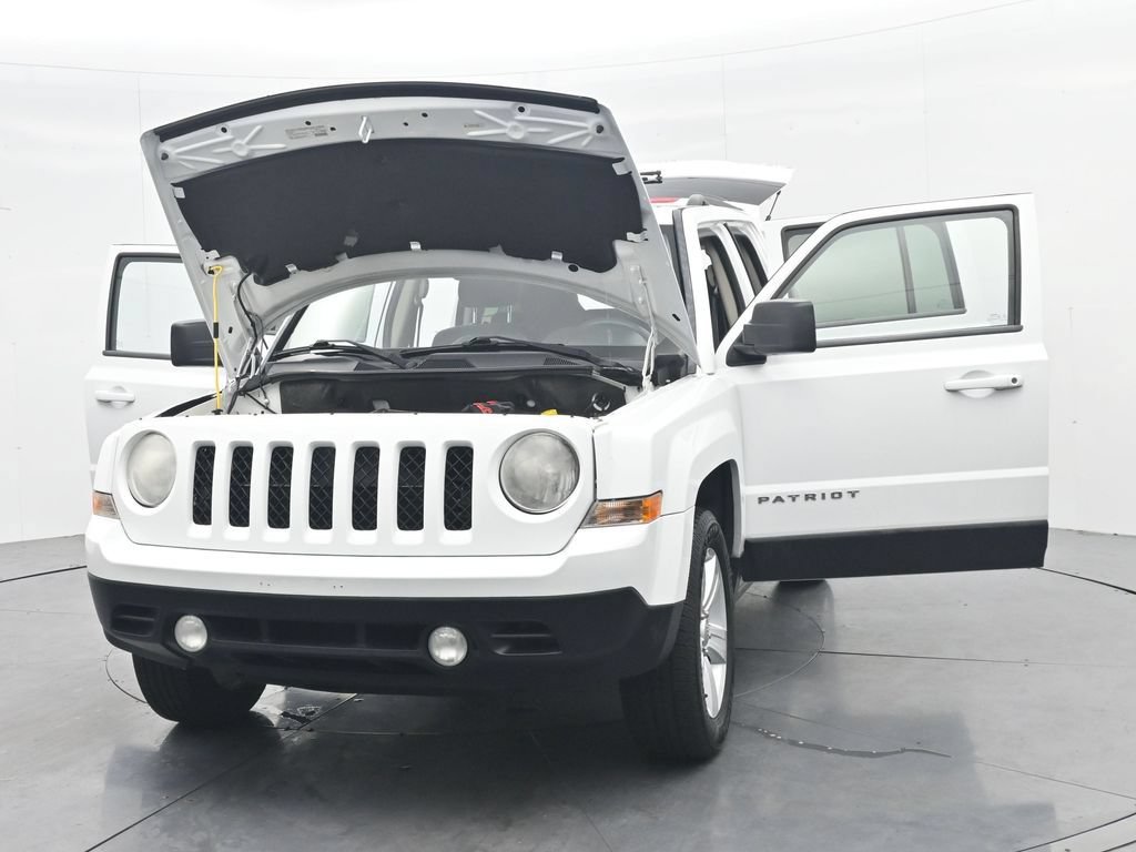 Used 2014 Jeep Patriot Sport w/ Power Value Group AWD/4WD image 46