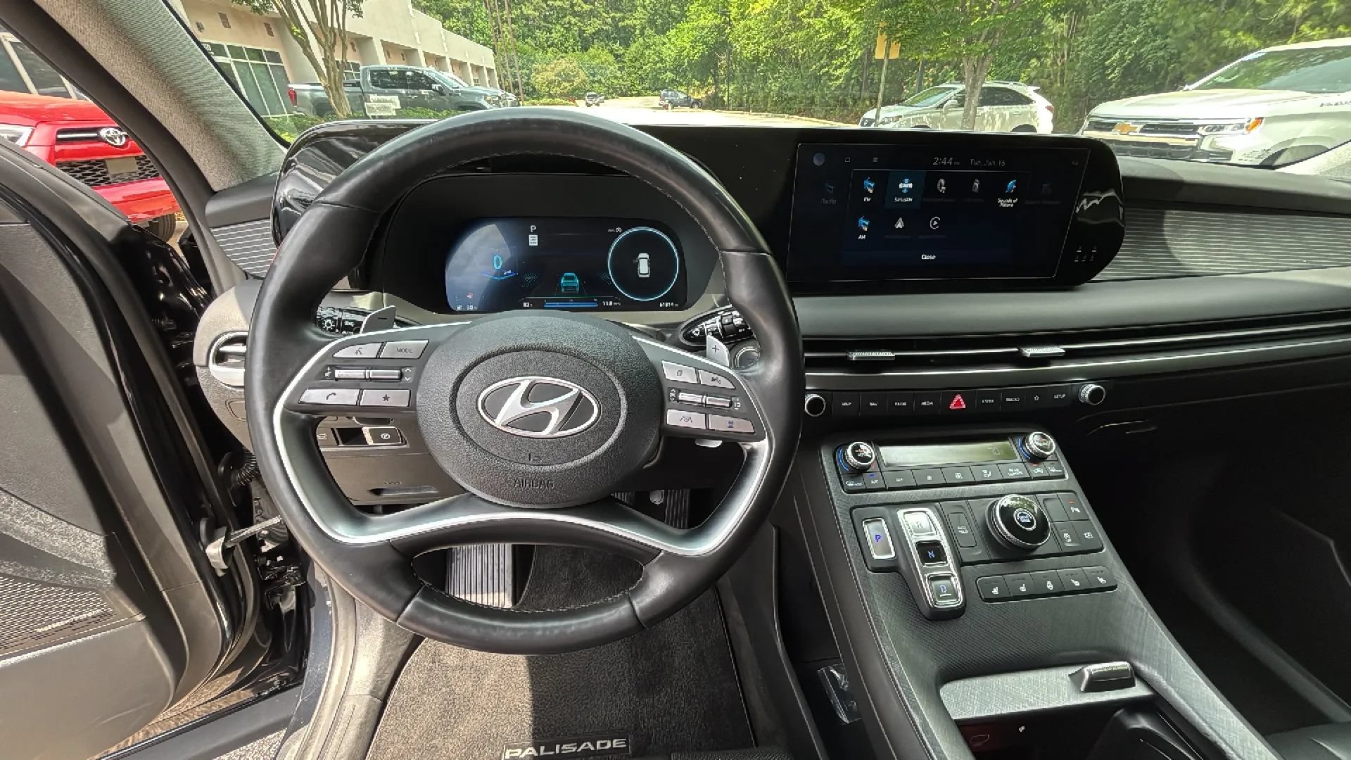Used 2024 Hyundai Palisade Limited FWD image 19