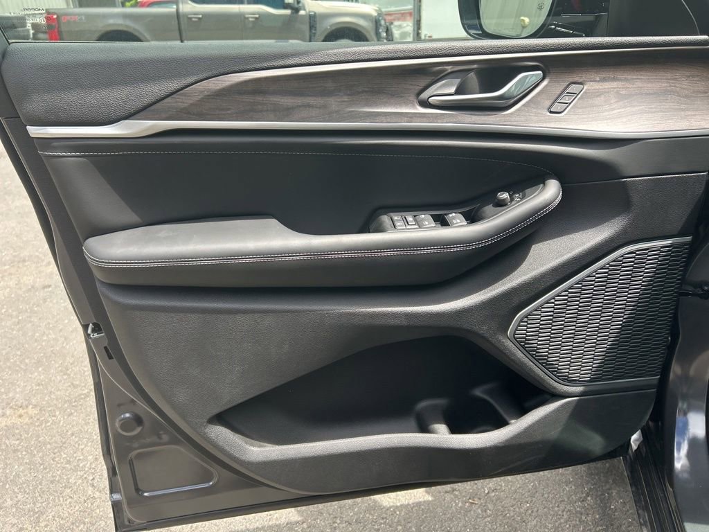 New 2026 Jeep Grand Cherokee Limited AWD/4WD image 12