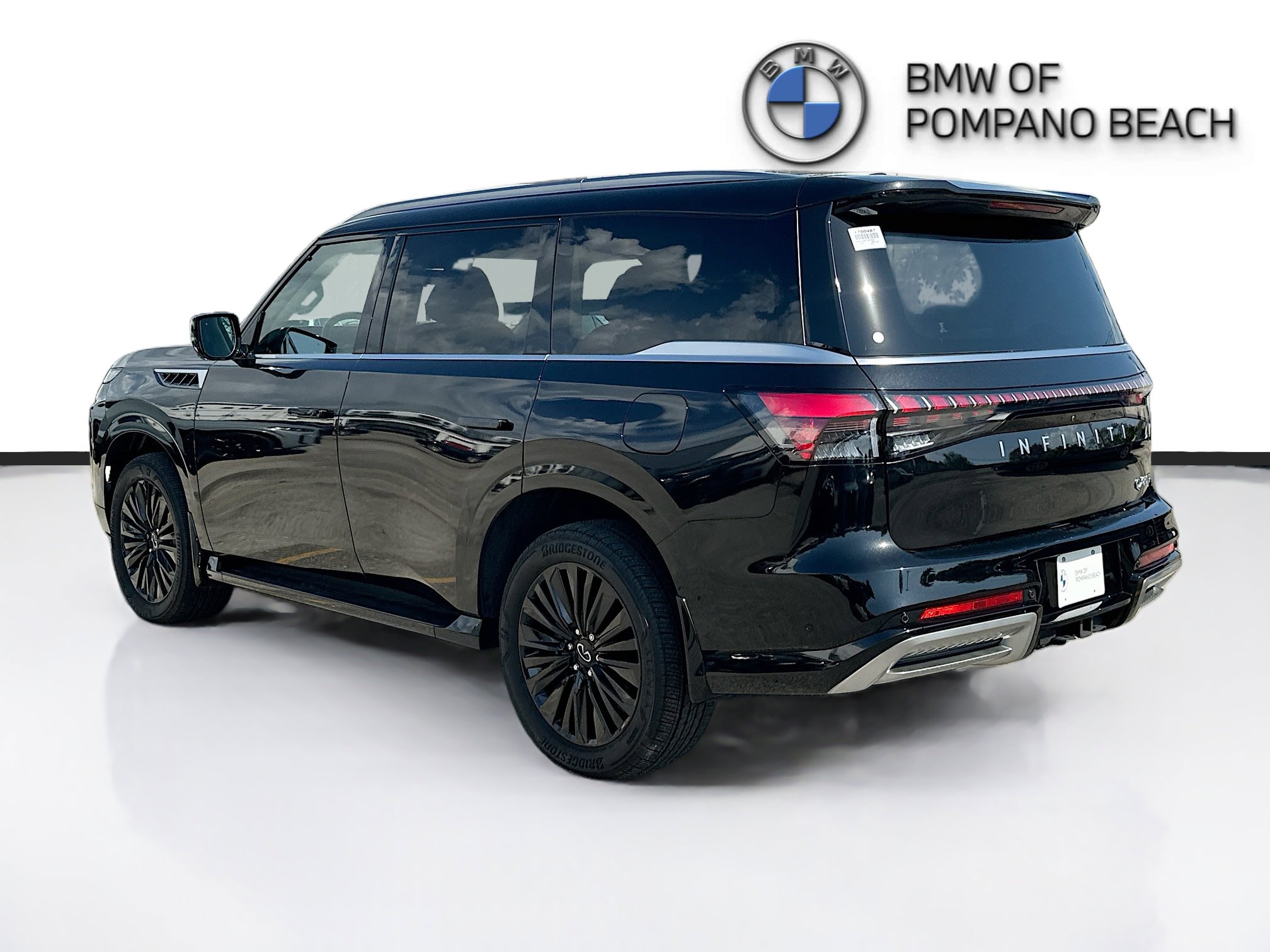 Used 2025 INFINITI QX80 Sensory image 5