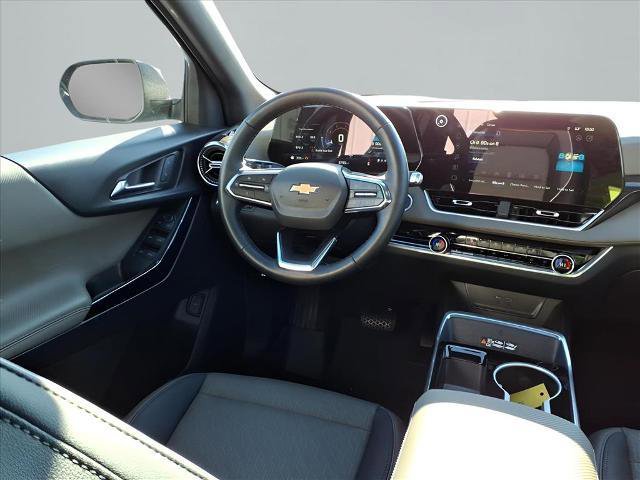 Used 2025 Chevrolet Equinox LT w/ Convenience Package II image 11