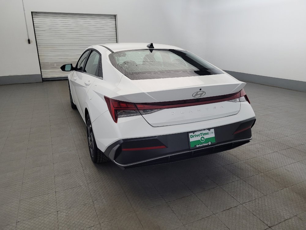 Used 2025 Hyundai Elantra SEL FWD image 6