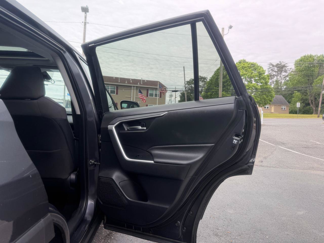 Used 2019 Toyota RAV4 XLE AWD/4WD image 23