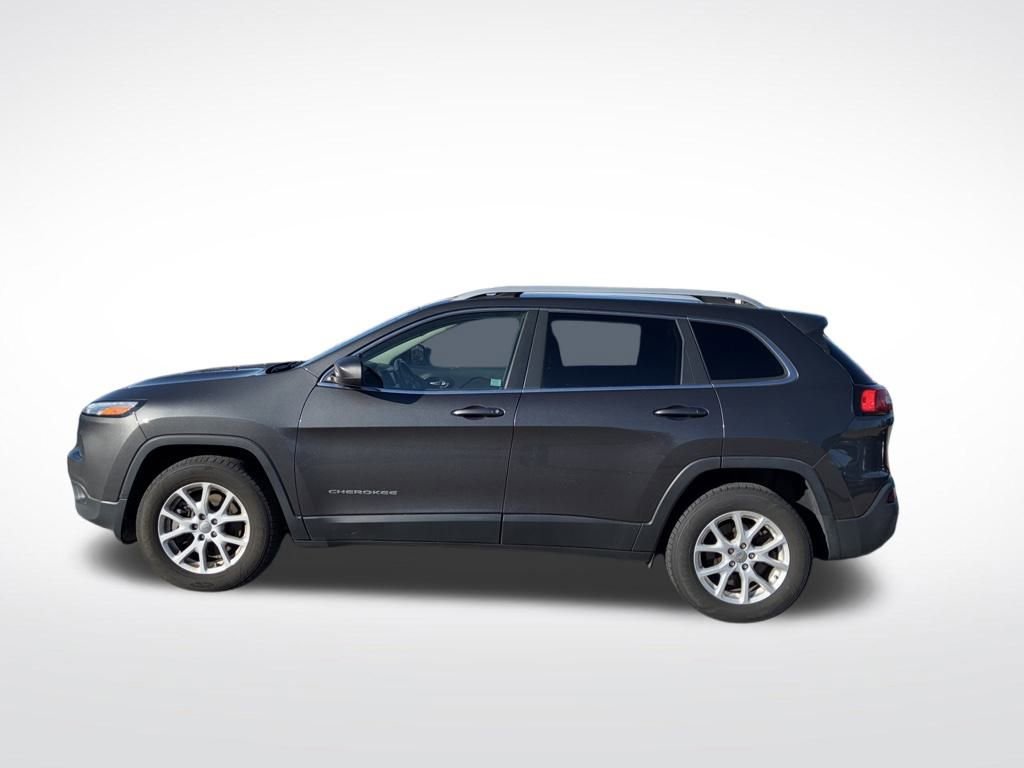 Used 2017 Jeep Cherokee Latitude w/ Cold Weather Group image 2