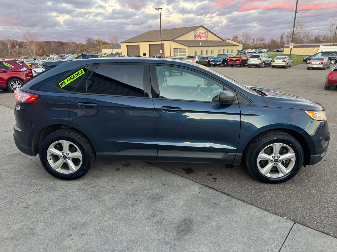 Used 2017 Ford Edge SE image 4