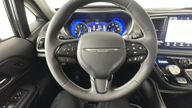 New 2027 Chrysler Pacifica Limited w/ S Appearance Package AWD/4WD image 26