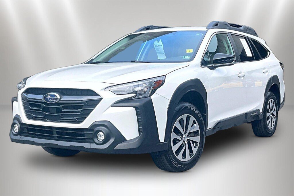 Certified 2024 Subaru Outback Premium AWD/4WD image 3