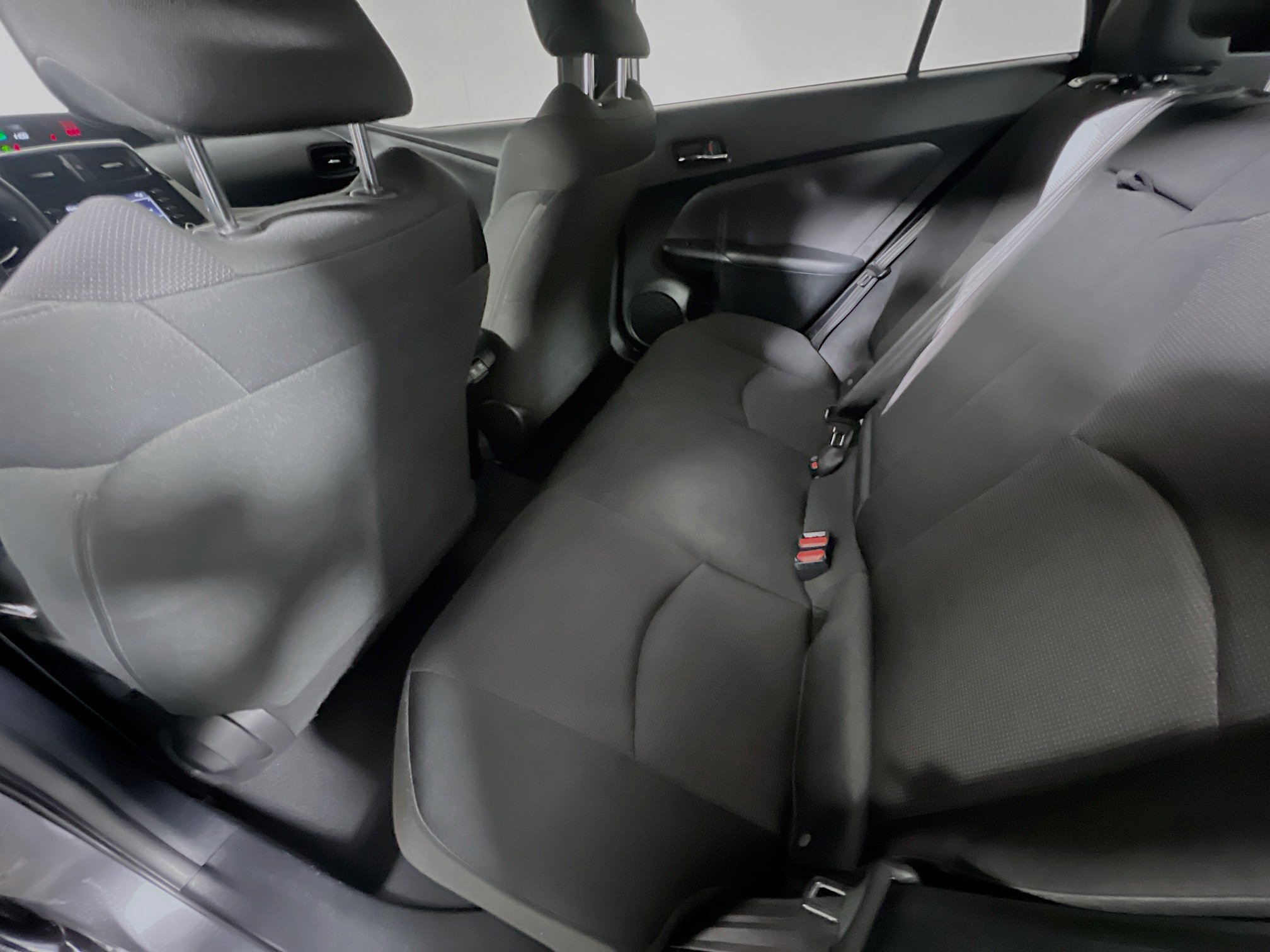 Used 2022 Toyota Prius L Eco image 29