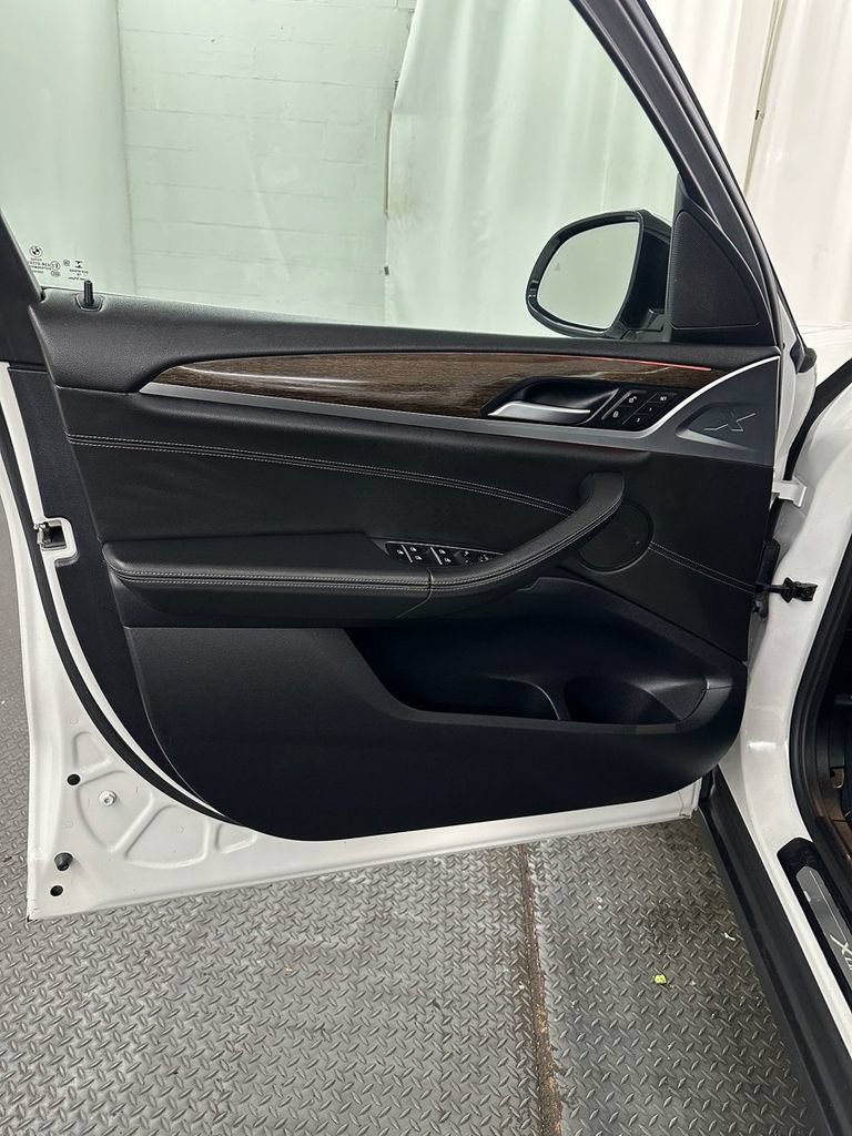 Used 2018 BMW X3 xDrive30i w/ Premium Package AWD/4WD image 8