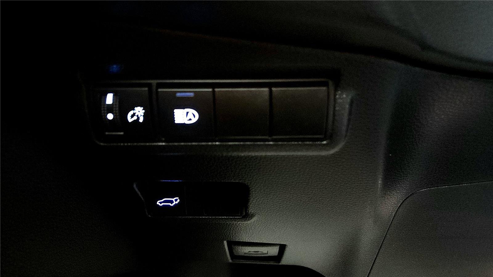 Used 2022 Toyota Corolla Cross XLE image 33