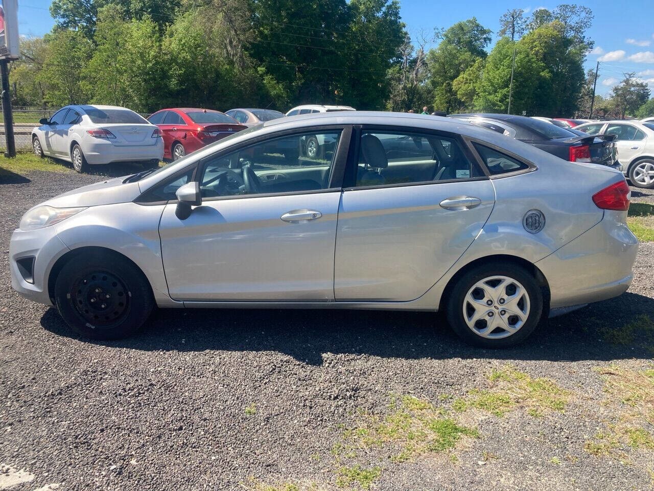 Used 2013 Ford Fiesta S w/ Convenience Pkg FWD image 3