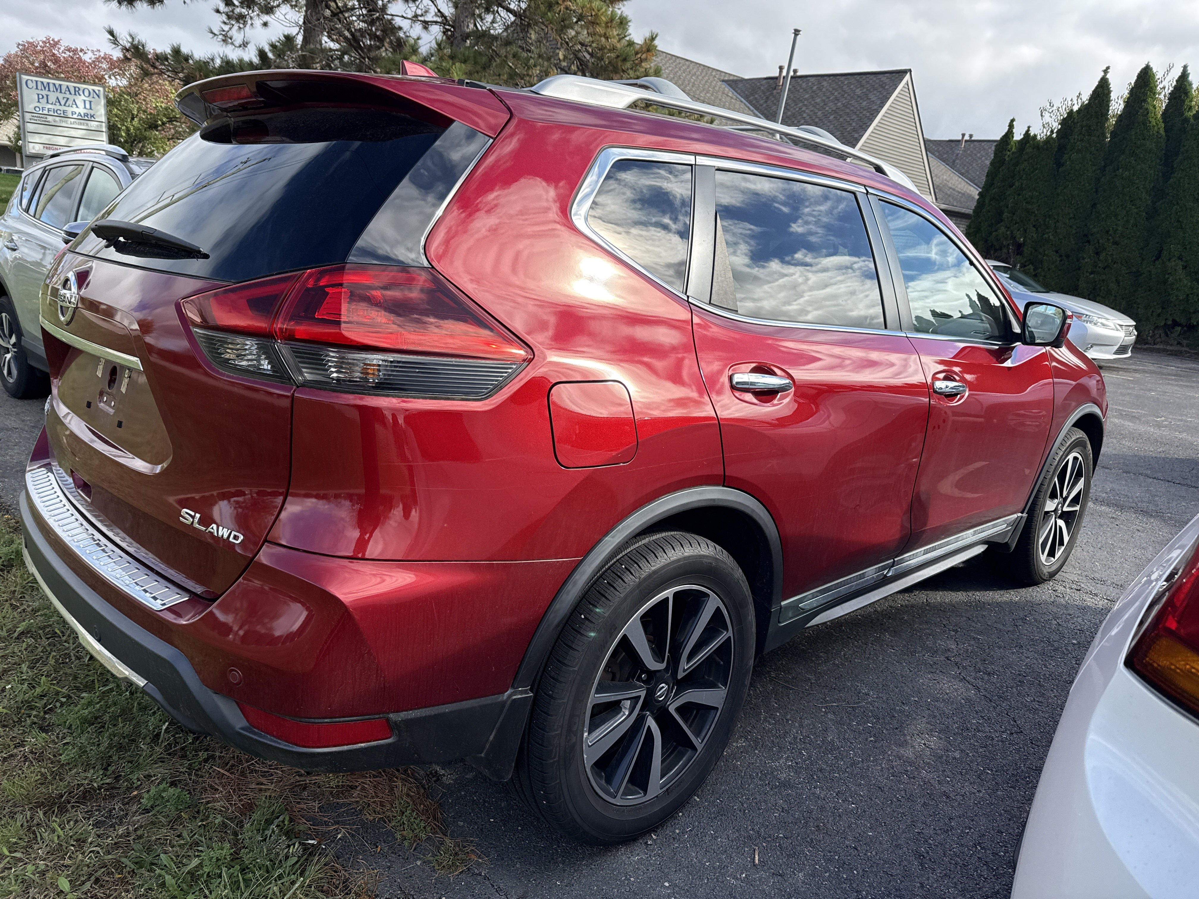Used 2019 Nissan Rogue SL w/ Premium Package AWD/4WD image 3