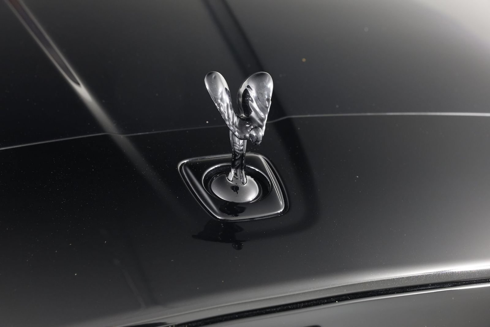Certified 2025 Rolls-Royce Cullinan AWD/4WD image 31