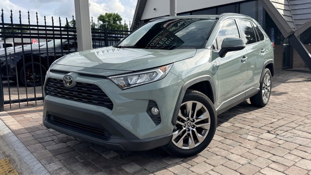 Used 2021 Toyota RAV4 XLE Premium FWD image 1