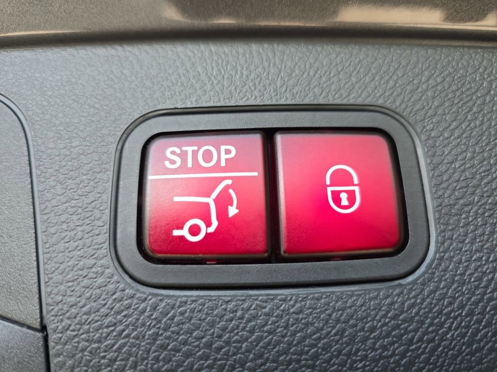 Certified 2022 Mercedes-Benz GLC 300 image 16