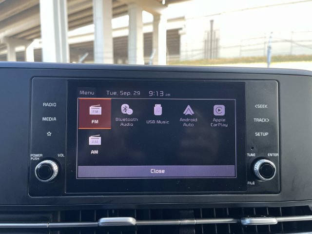 Used 2024 Kia Carnival LX FWD image 11