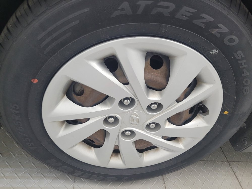 Used 2020 Hyundai Elantra SE FWD image 31