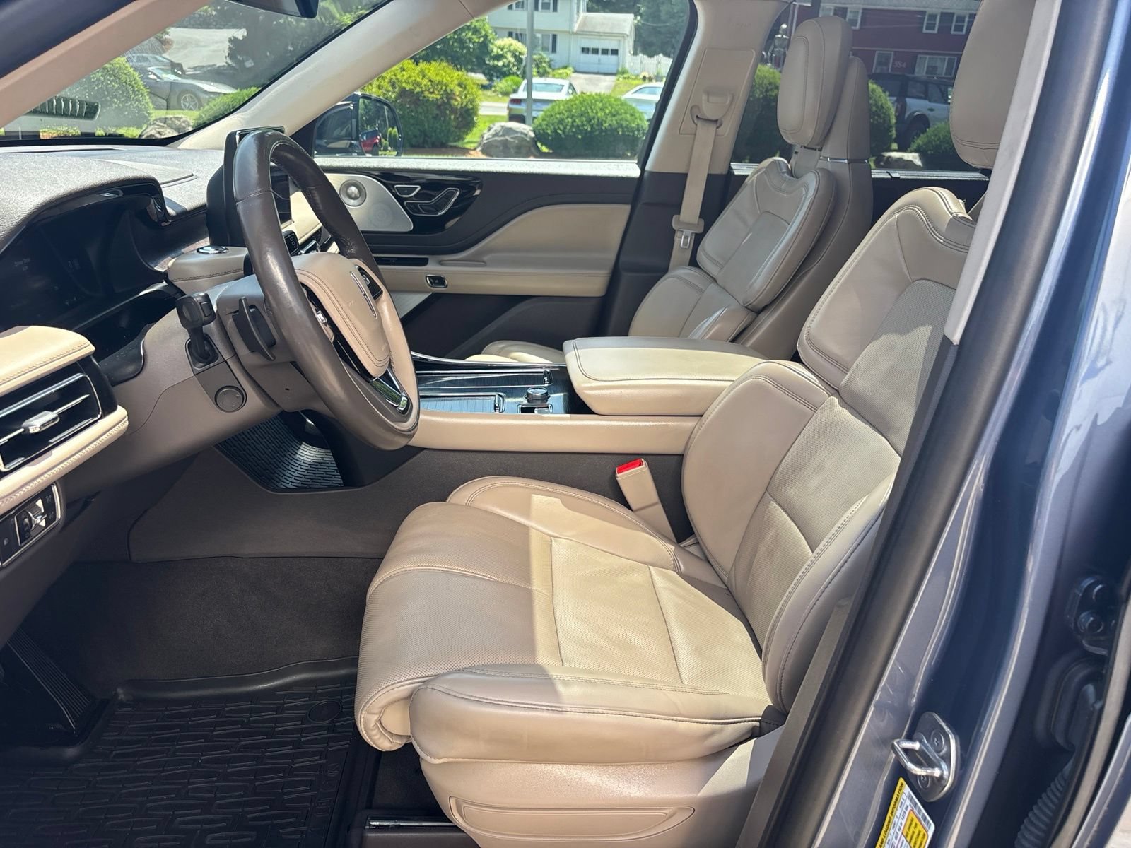 Used 2021 Lincoln Aviator Reserve w/ Equipment Group 201A AWD/4WD image 14
