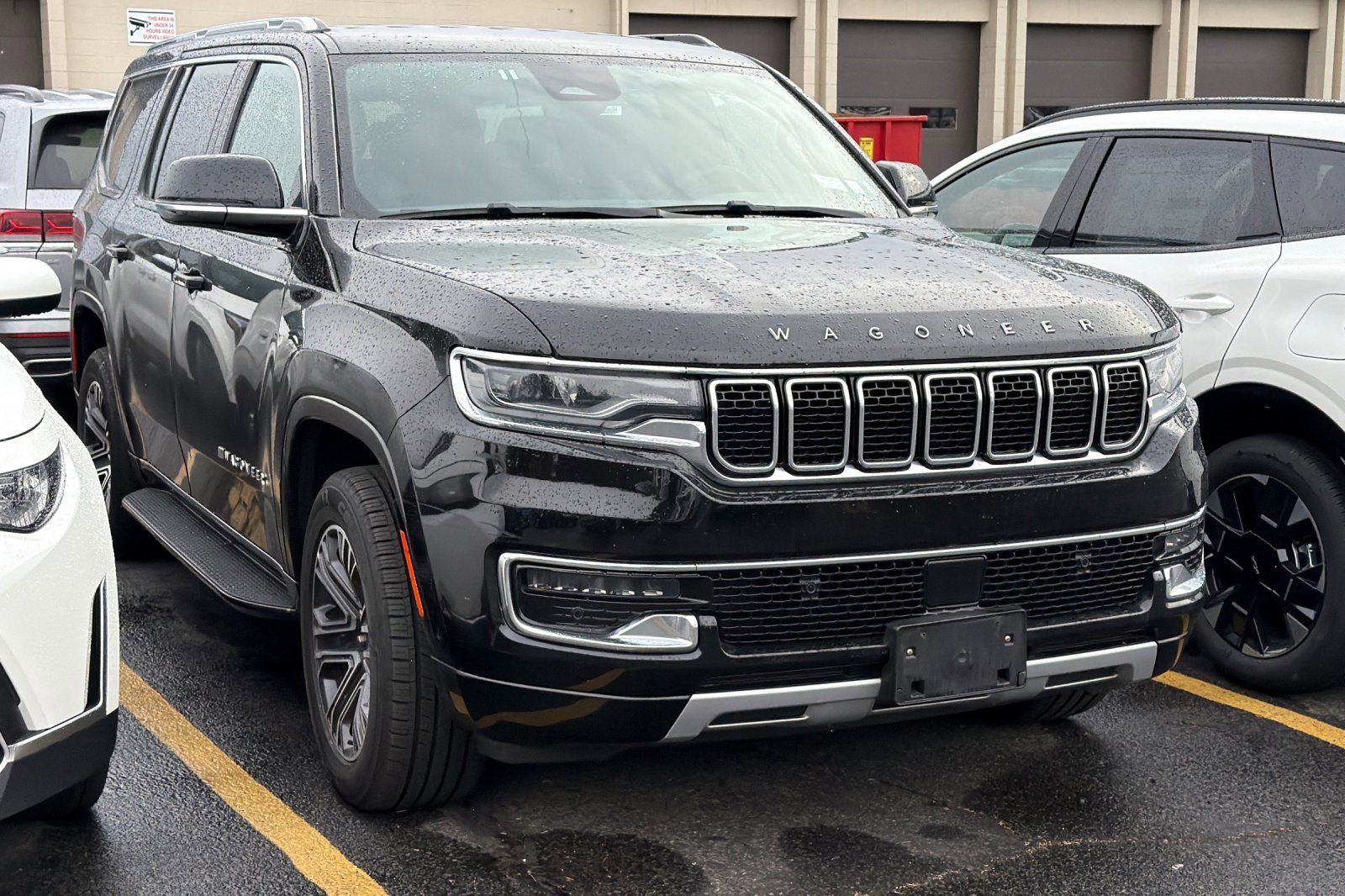 Used 2024 Jeep Wagoneer Series II w/ Flexible Seating Group image 2