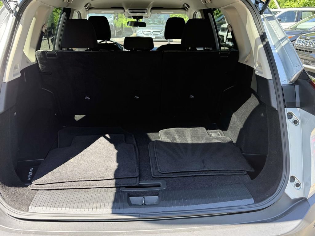Used 2023 Nissan Rogue SV AWD/4WD image 25