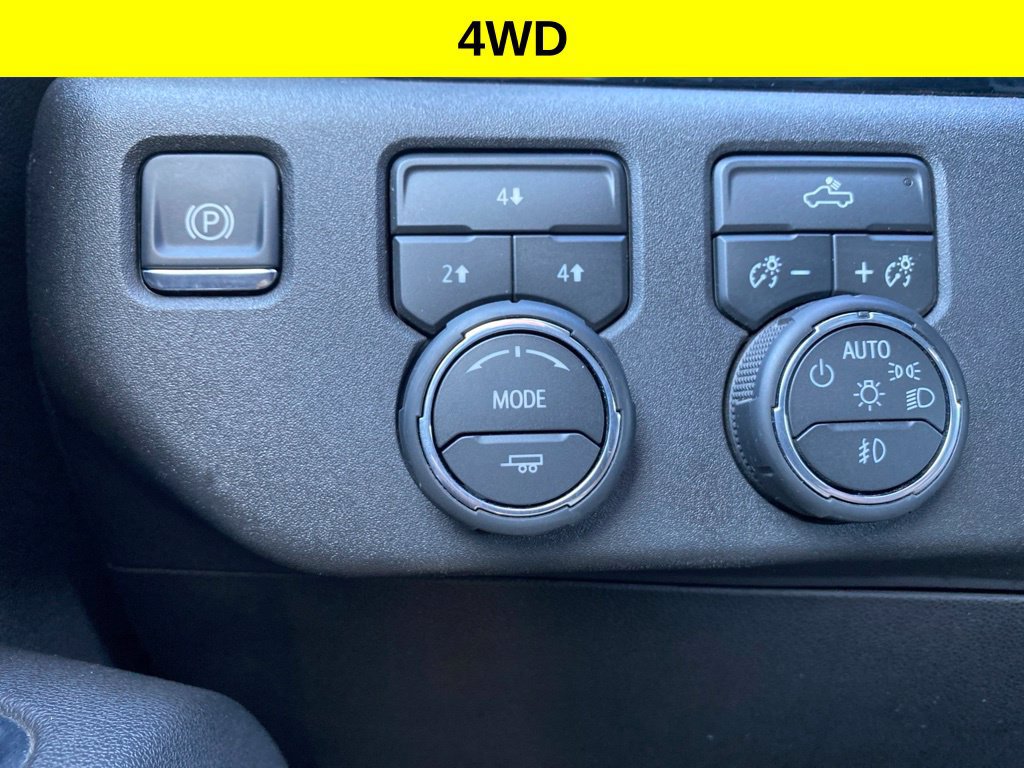Used 2025 Chevrolet Silverado 2500 LT w/ Convenience Package AWD/4WD image 8