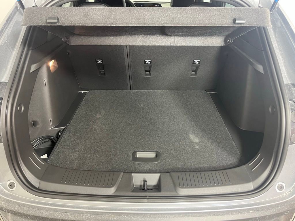 New 2026 Chevrolet Trax RS w/ Sunroof Package FWD image 25