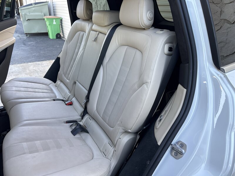 Used 2021 BMW X7 xDrive40i w/ Premium Package AWD/4WD image 31