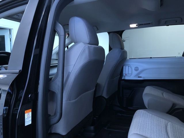 Certified 2026 Toyota Sienna LE FWD image 18