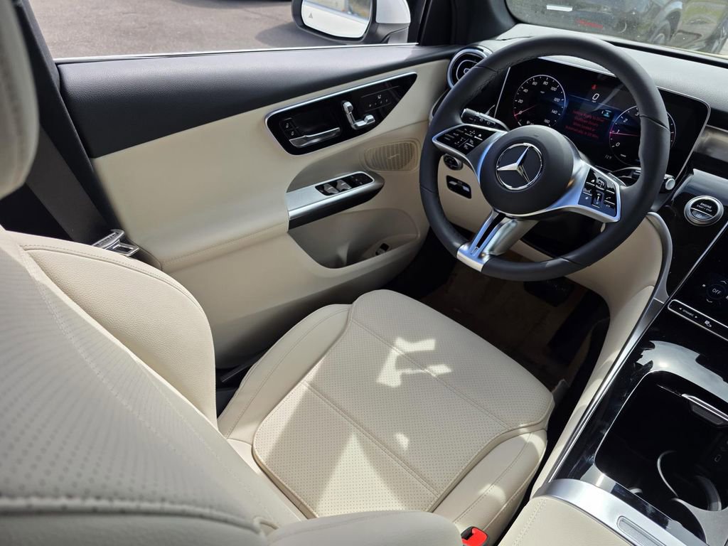 New 2026 Mercedes-Benz GLC 300 image 25