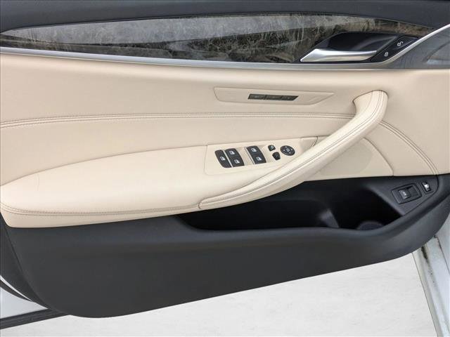 Used 2023 BMW 530e xDrive w/ Convenience Package image 8