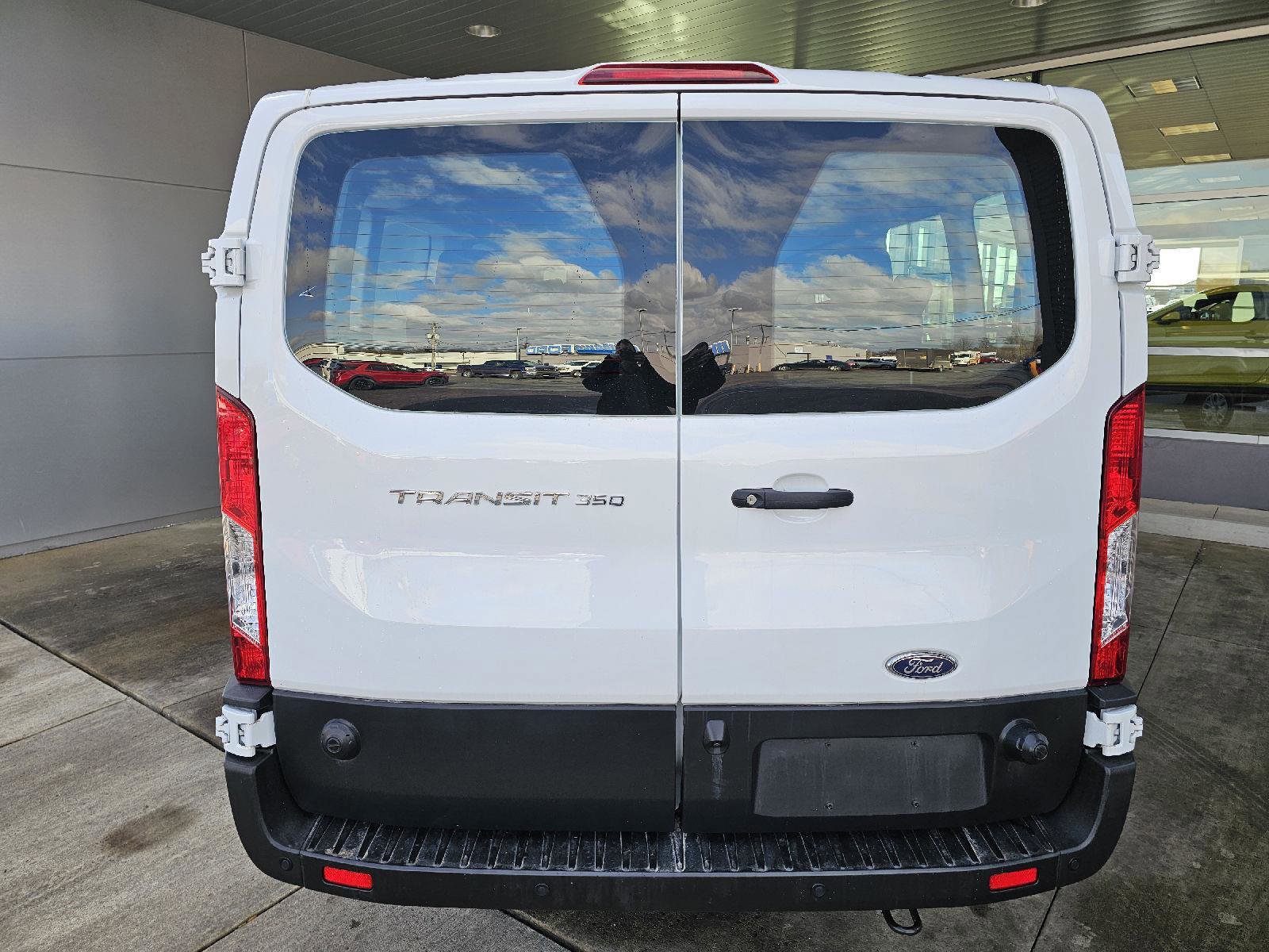 Used 2024 Ford Transit 350 XLT image 4