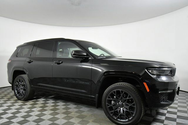 Used 2023 Jeep Grand Cherokee L Summit w/ High Altitude Package image 9
