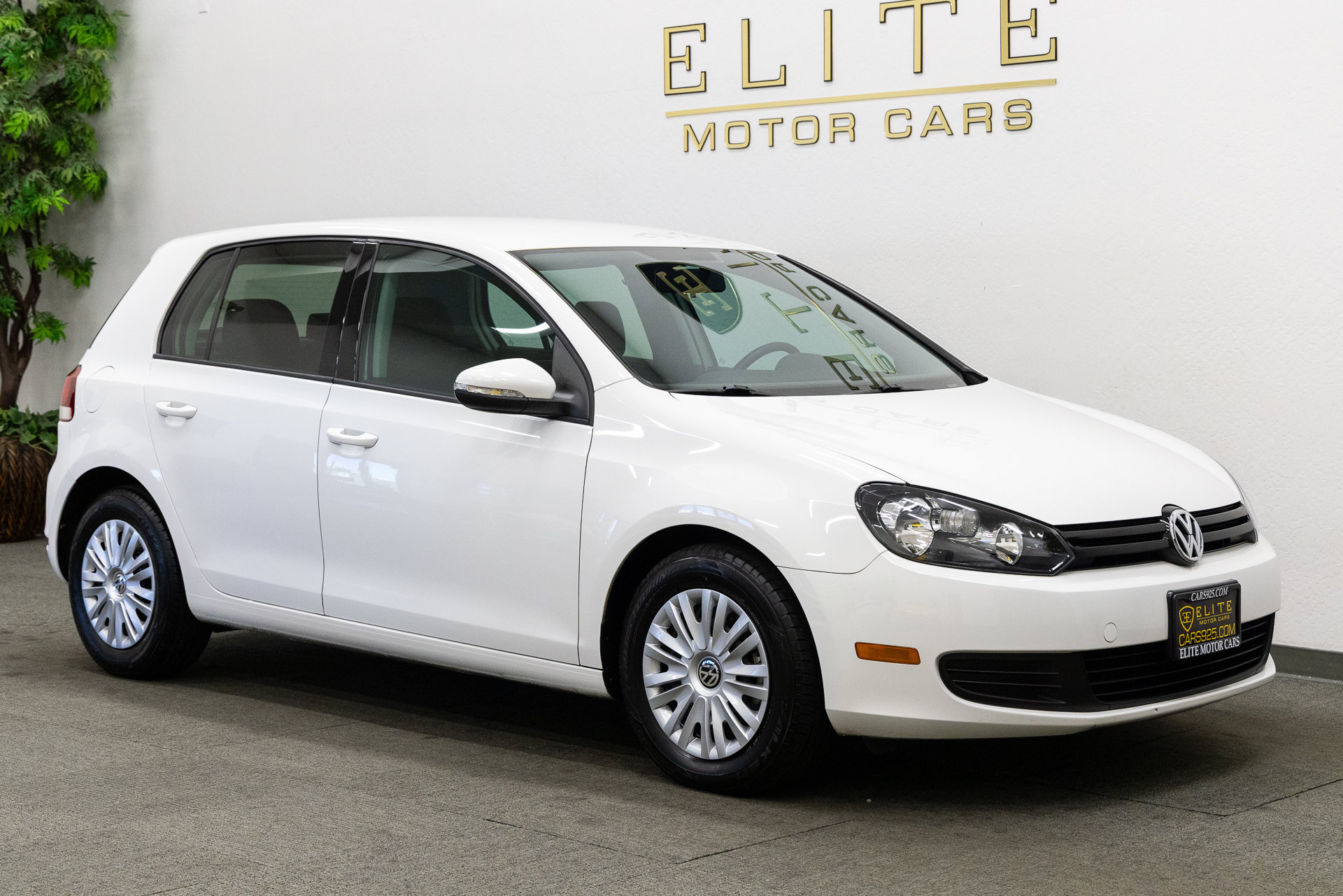Used 2013 Volkswagen Golf 4-Door FWD image 14
