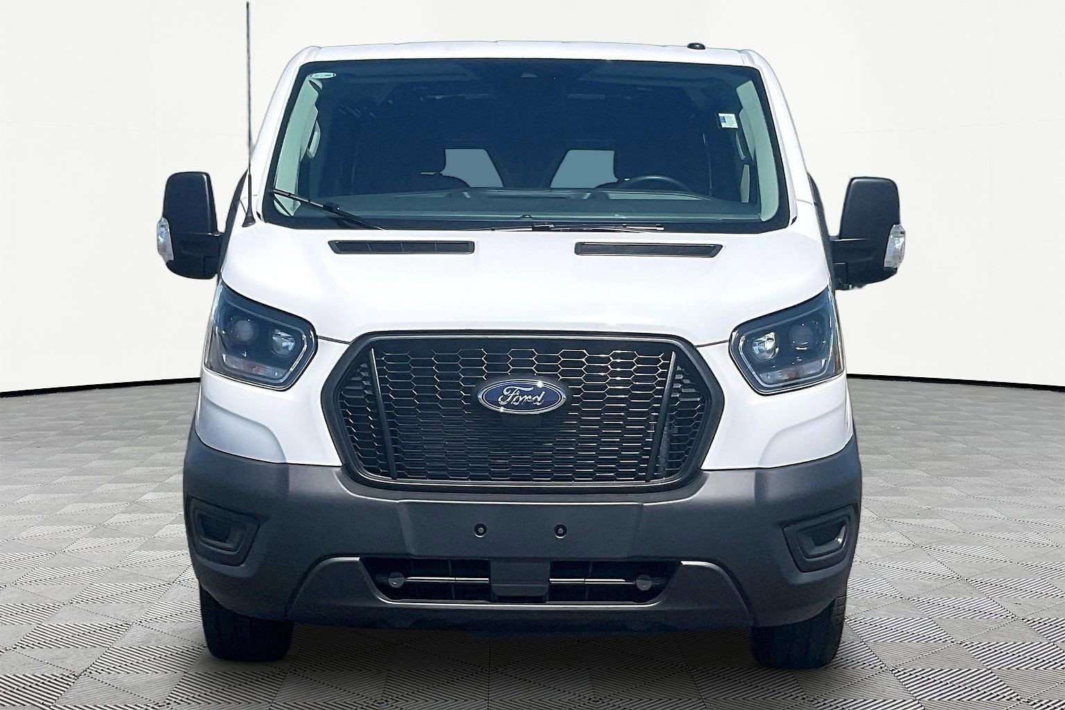 Used 2025 Ford Transit 150 Low Roof image 3