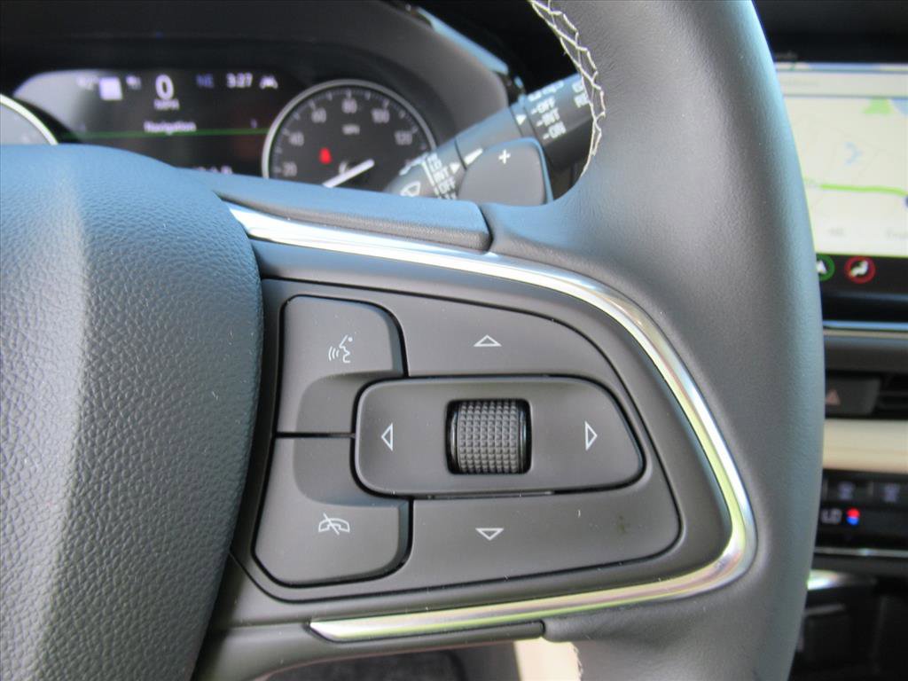 Used 2023 Buick Envision Avenir image 24