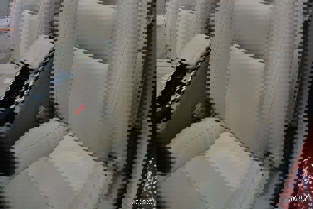 Used 2011 Volvo C70 T5 w/ Convenience Pkg FWD image 18