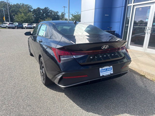 New 2026 Hyundai Elantra SEL Sport FWD image 4