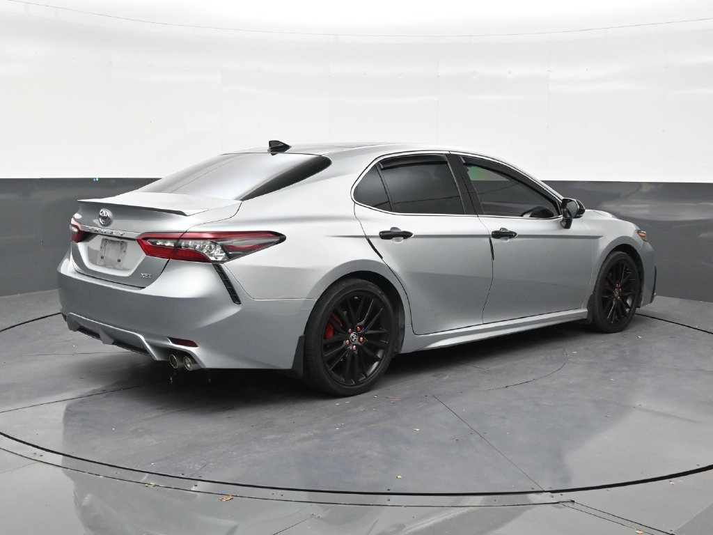Used 2022 Toyota Camry XSE FWD image 5
