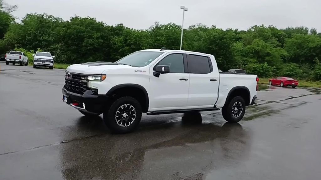 Used 2022 Chevrolet Silverado 1500 ZR2 w/ Technology Package AWD/4WD image 4
