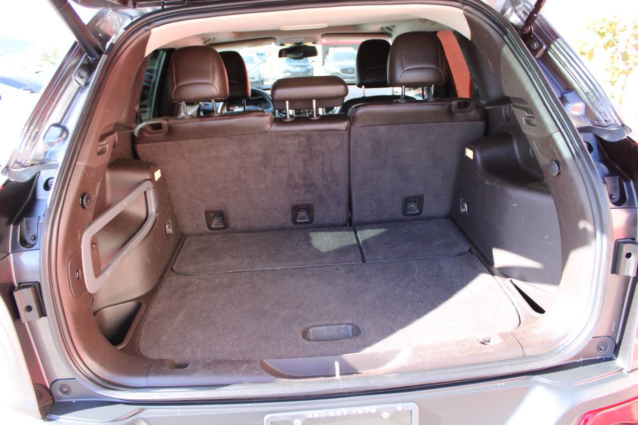 Used 2015 Jeep Cherokee Trailhawk w/ Comfort/Convenience Group image 5