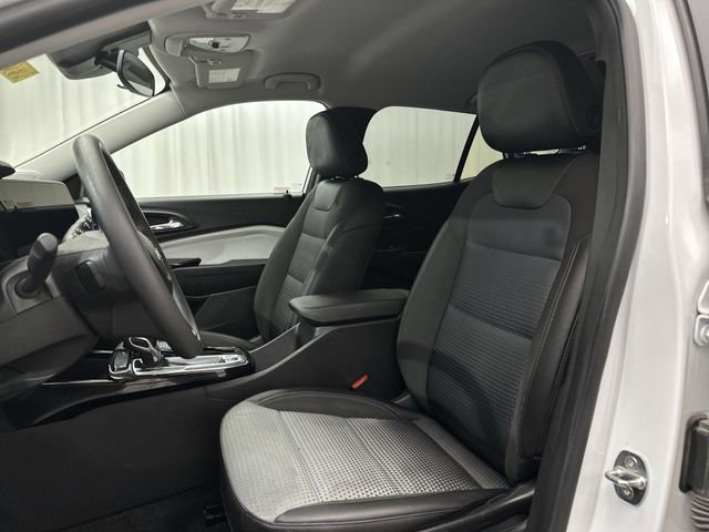 Used 2024 Chevrolet Trax LT FWD image 17