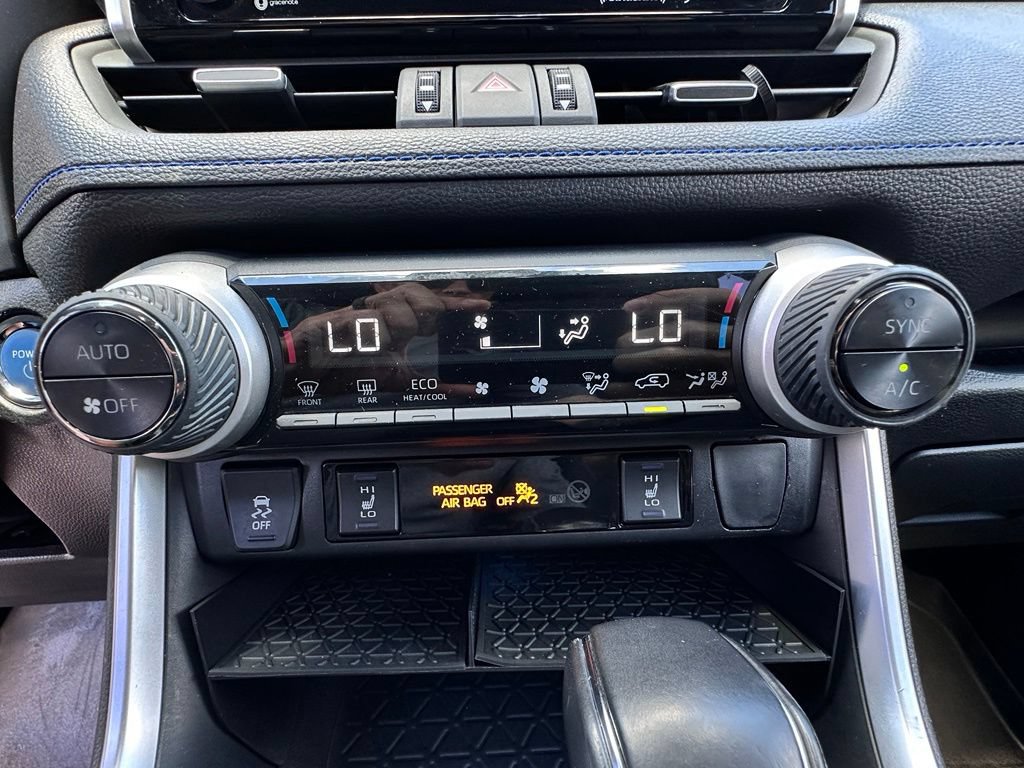 Used 2020 Toyota RAV4 XSE w/ All Weather Liner Package AWD/4WD image 31