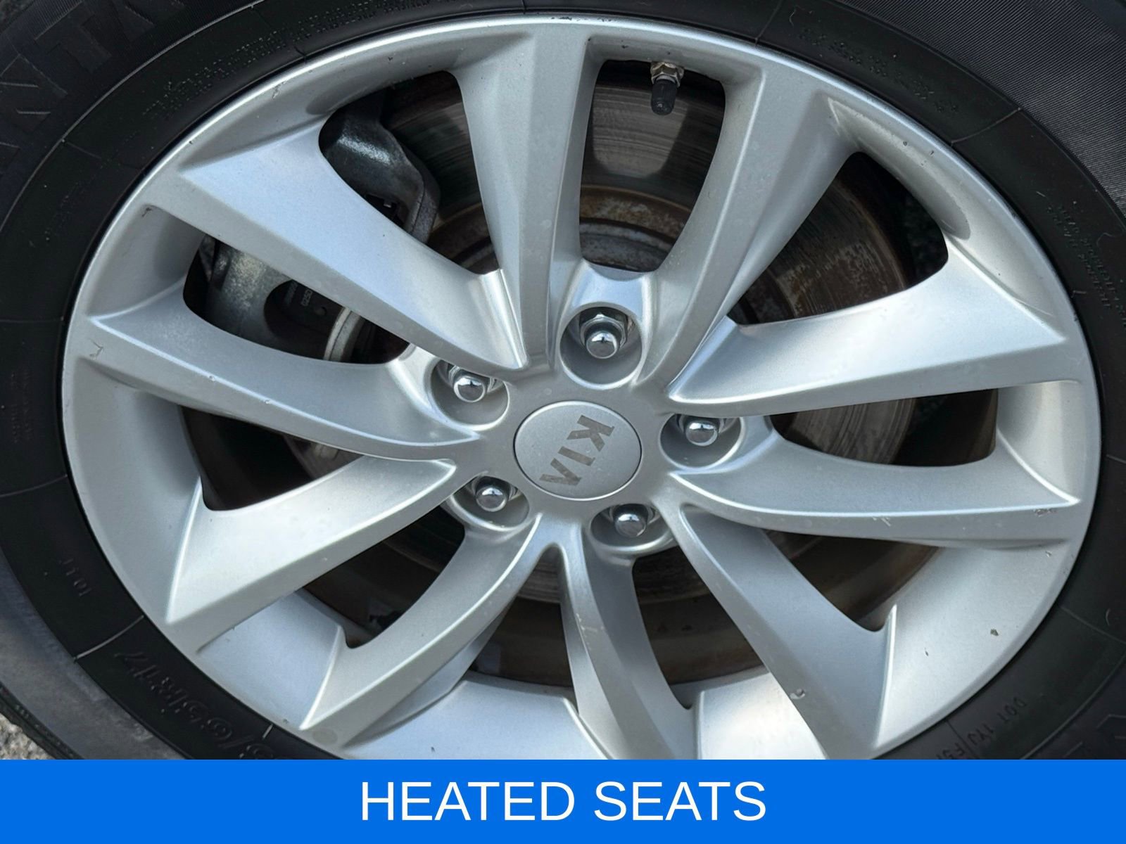 Used 2017 Kia Sorento LX w/ LX Convenience Package image 15